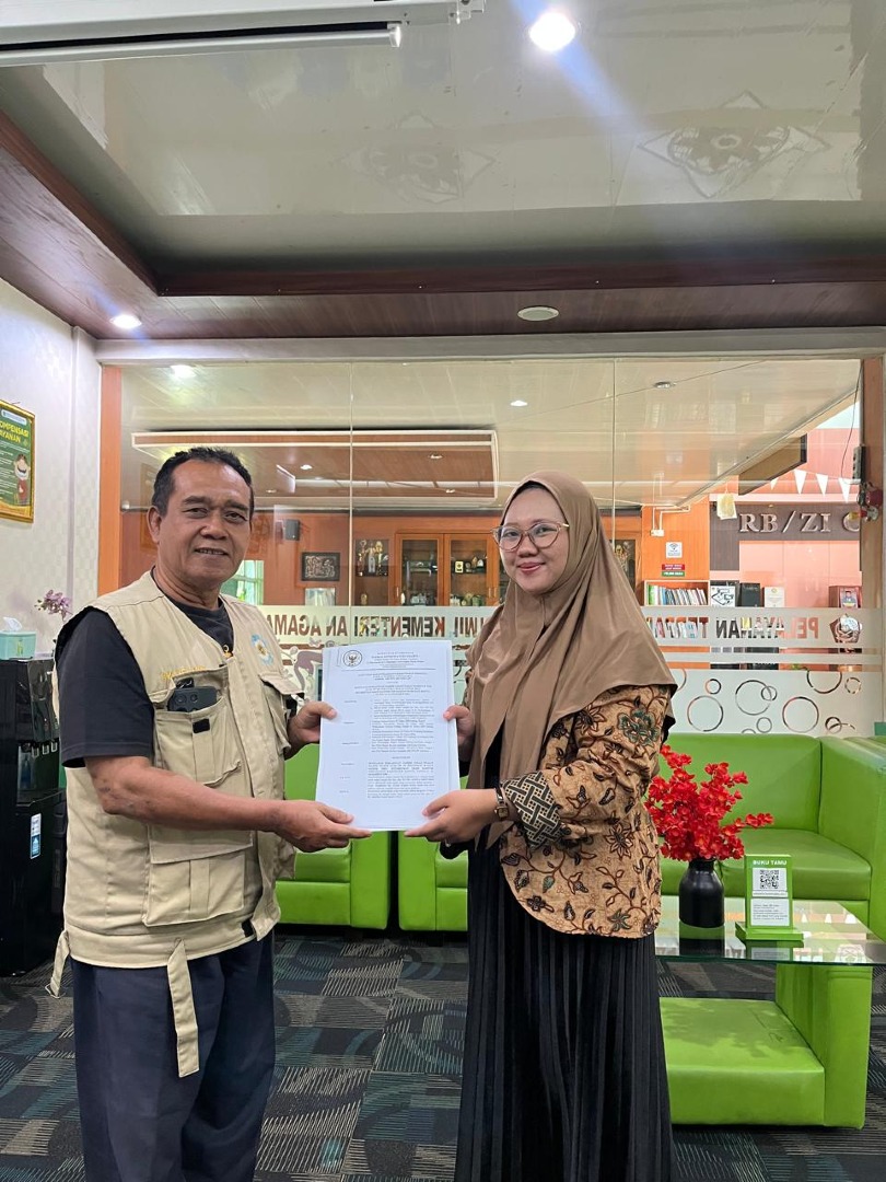 BWI DIY Serahkan SK Penetapan Pergantian Nazhir Wakaf Tanah