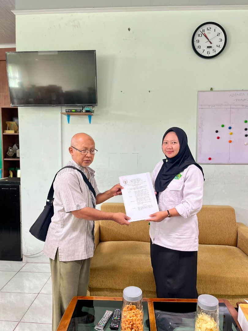 BWI DIY Serahkan SK Penetapan Pergantian Nazhir Wakaf Tanah Mushola Al Hikmah